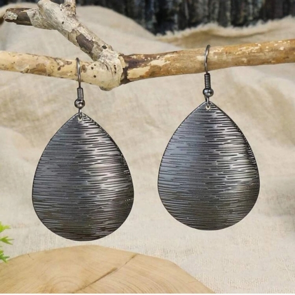 Gun Metal Textured Drop Hoop Earrings - Picture 4 of 4